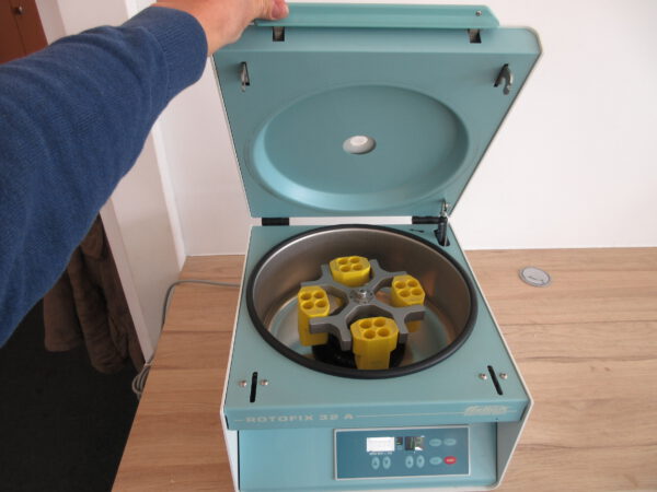 Hettich Rotofix 32A Bj. 2007 Tischzentrifuge Centrifuge – Bild 5