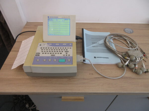 Nihon Kohden Cardiofax Q ECG-9132 G 12-Kanal EKG