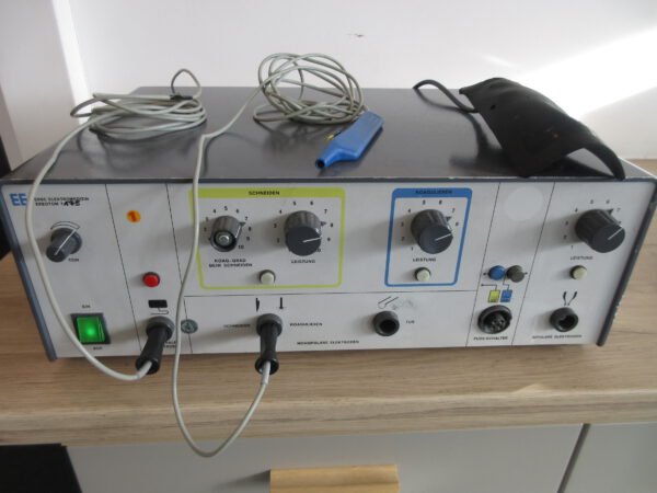 Erbe Erbotom 175 mit Handstück und Neutralelektrode – Bild 1