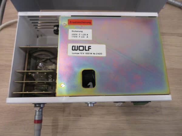 Richard Wolf RIWO Lichtprojektor LP4007 Kaltlichtquelle mit Lichtleiterkabel – Bild 4