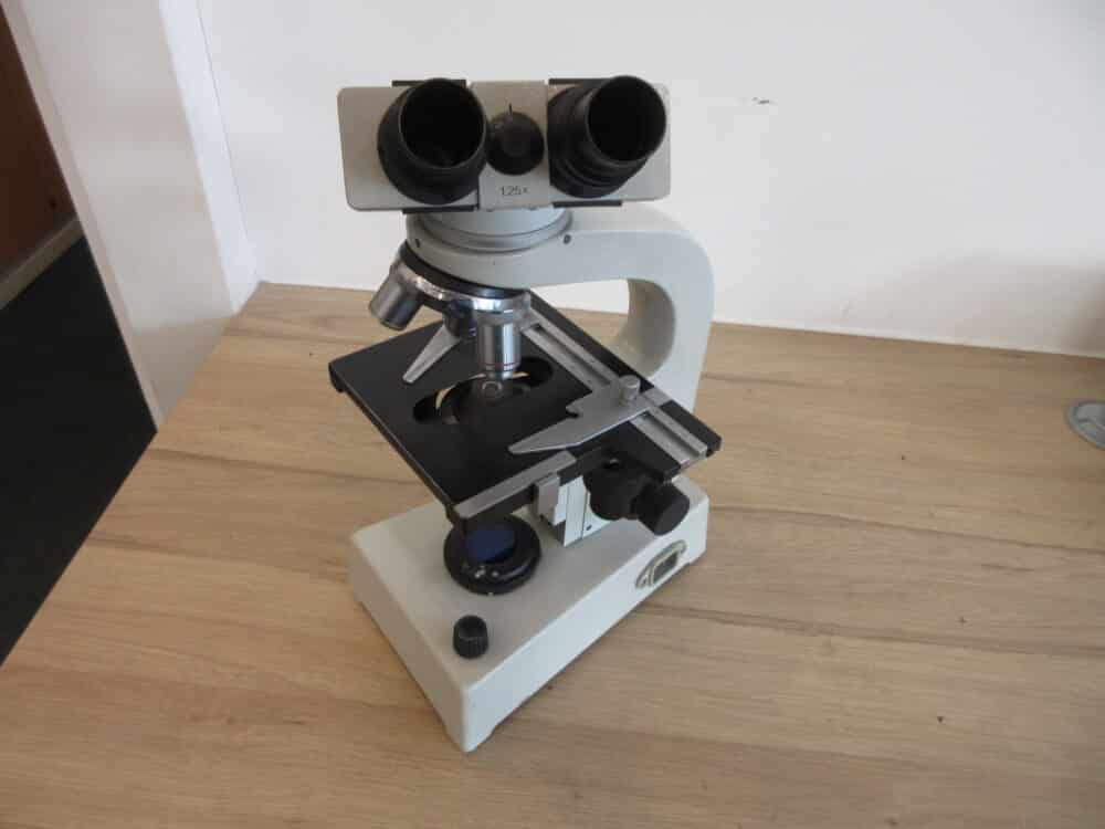 Will Wetzlar Tischmikrioskop ohne Okulare - Trafo defekt 001