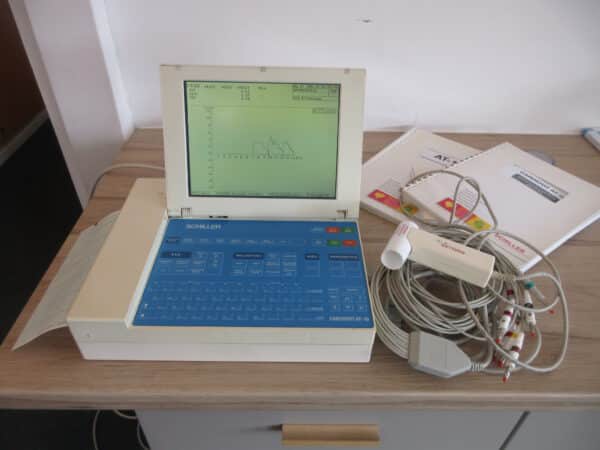 Schiller Cardiovit AT-10 12 Kanal-EKG mit Spirometer SP-150