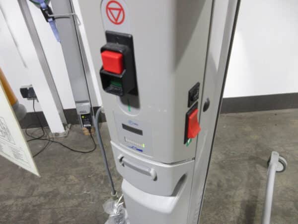 Arjo Tempo Patientenlifter -200kg akkubetrieben mit 4 Tüchern – Bild 6
