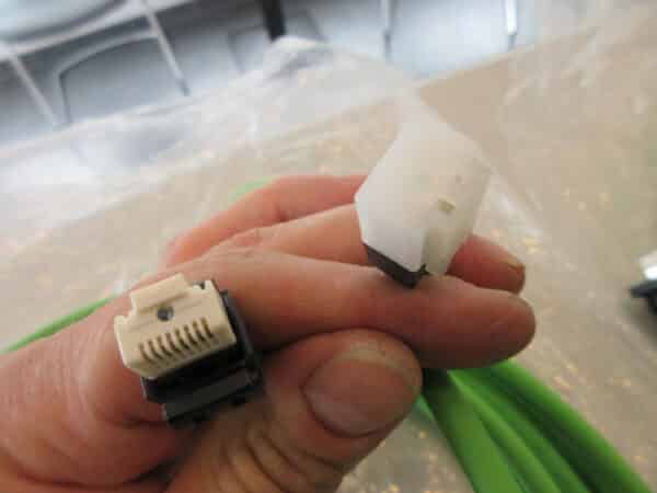 Yamaichi Carl Zeiss 305946-8660-000 Ethernet cable 10m grün 2x RJ45 Y-CON – Bild 3
