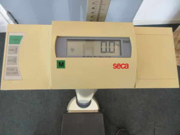 Seca 704 Säulenwaage mit BMI-Rechner und Messstab – Bild 2